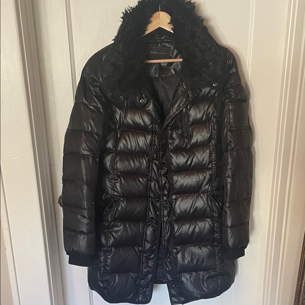 BCBGMAXAZARIA Black Puffer Jacket with Faux Fur Collar